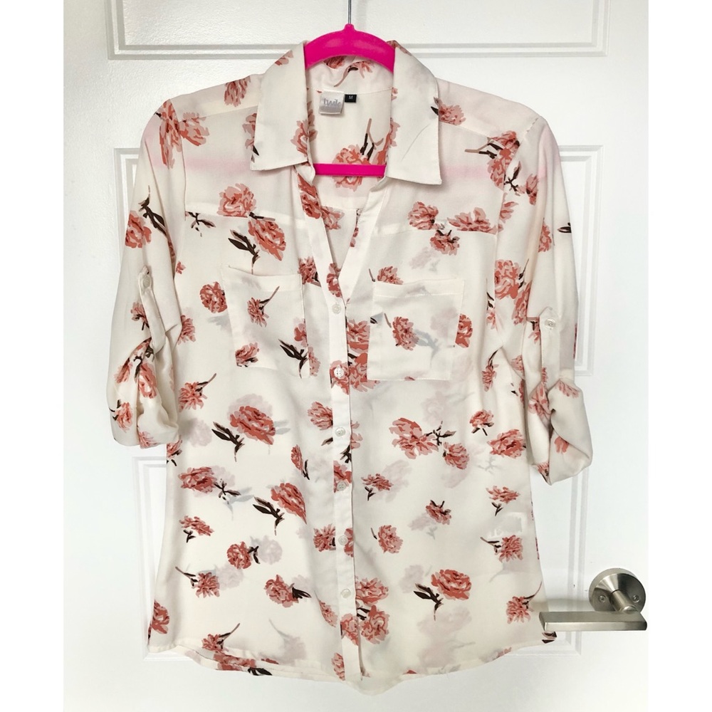 💜 2/$25 NWOT Floral Button-Down Shirt Simons Twik